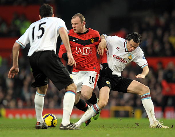 都体:图多尔可能将洛卡特利改造为三后卫体系里的拖后中卫.